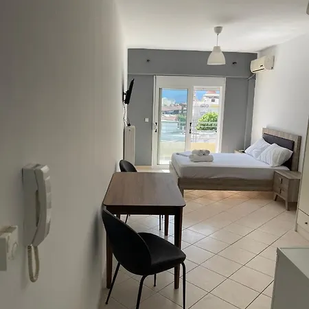 Apartment Secret Oasis Aptms Room1 Larissa